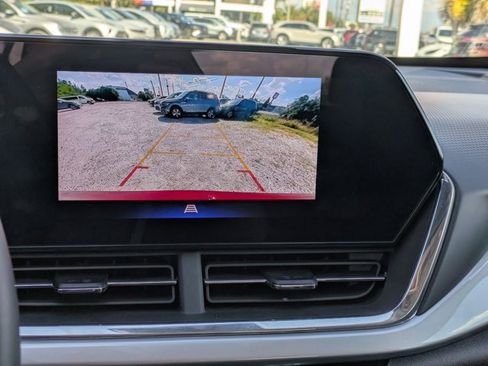 Used 2025 Chevrolet Trax LT w/ LT Convenience Package image 9