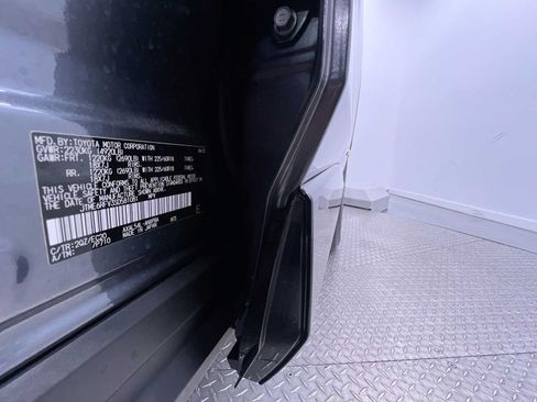 Used 2025 Toyota RAV4 XSE AWD/4WD image 44