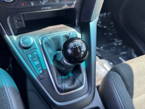 Used 2017 Ford Focus RS AWD/4WD image 25