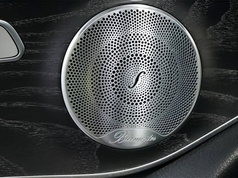 Used 2018 Mercedes-Benz GLC 300 4MATIC image 24