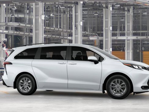 New 2026 Toyota Sienna XLE FWD image 13