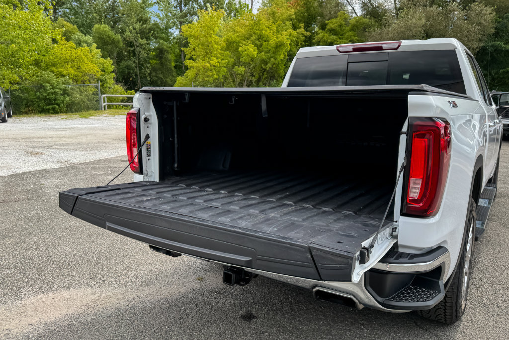Used 2022 GMC Sierra 1500 SLT w/ SLT Premium Package AWD/4WD image 20