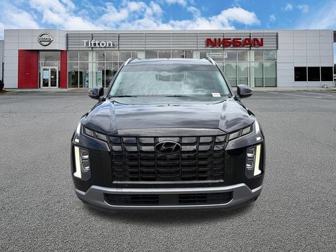 Used 2023 Hyundai Palisade Limited w/ Winter Package FWD image 2