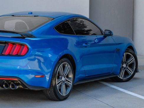Used 2019 Ford Mustang GT RWD image 6