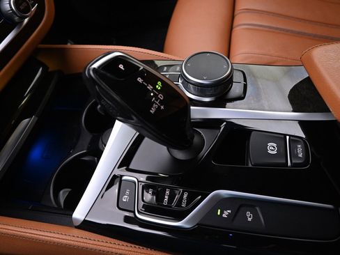 Used 2017 BMW 540i xDrive image 32