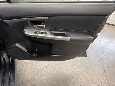 Used 2015 Subaru Crosstrek 2.0i Premium image 17