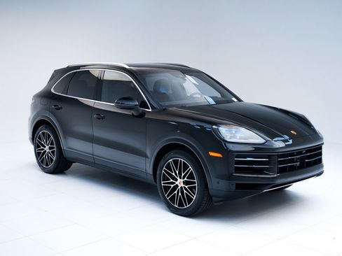Certified 2026 Porsche Cayenne AWD/4WD image 7