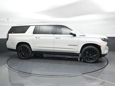 Used 2024 Chevrolet Suburban High Country w/ Advanced Technology Package image 4