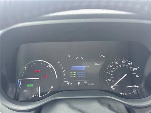 Certified 2025 Toyota Sienna XLE FWD image 13