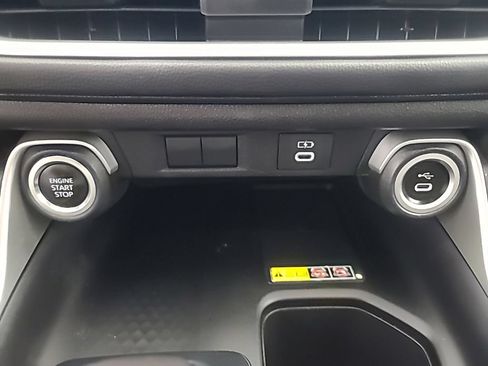 Used 2025 Toyota Grand Highlander AWD image 39