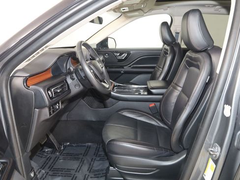 Used 2024 Lincoln Aviator Reserve AWD/4WD image 12