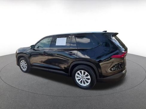 Used 2025 Toyota Grand Highlander FWD image 10