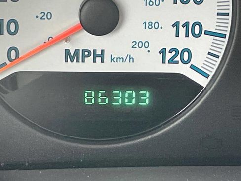 Used 2006 Dodge Caravan SXT image 36