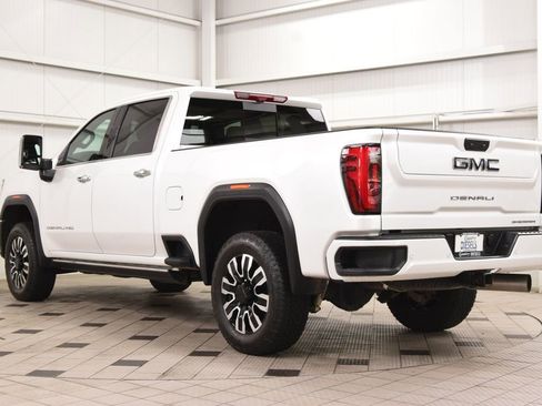 Used 2025 GMC Sierra 2500 Denali Ultimate AWD/4WD image 5