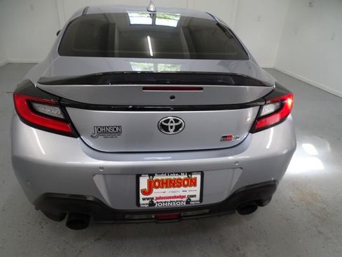 Used 2023 Toyota GR86 RWD image 17
