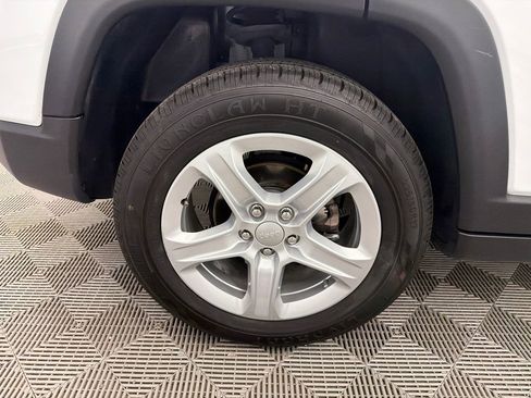 Used 2023 Jeep Compass Sport image 18