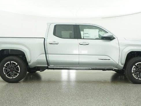 New 2026 Toyota Tacoma TRD Sport AWD/4WD image 40