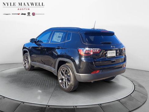 New 2026 Jeep Compass Latitude image 14