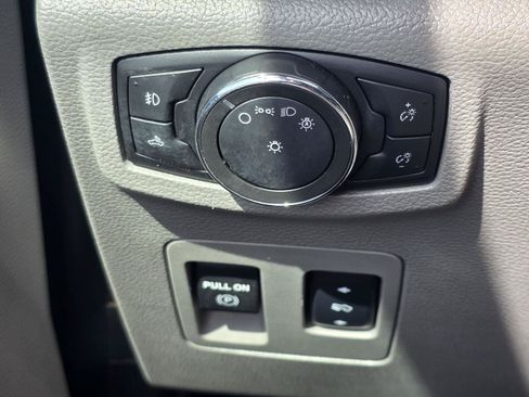 Used 2018 Ford F150 XLT w/ Equipment Group 302A Luxury AWD/4WD image 11