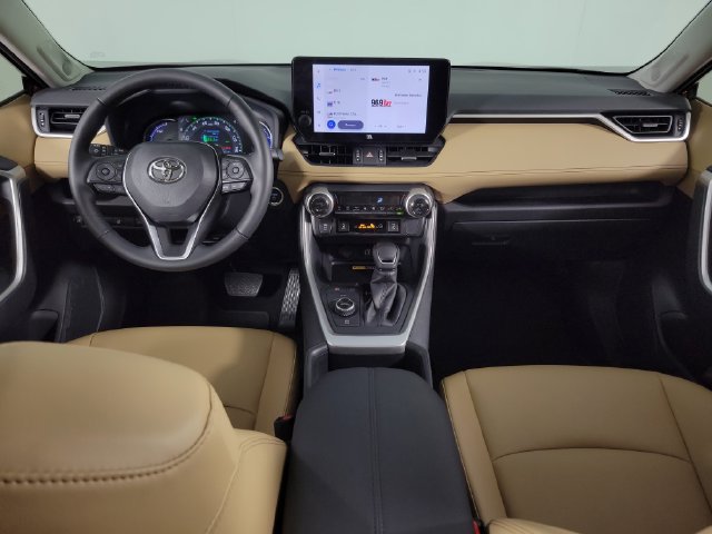 Used 2025 Toyota RAV4 XLE Premium w/ Weather Package AWD/4WD image 21