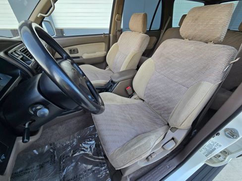 Used 1998 Toyota 4Runner SR5 AWD/4WD image 13