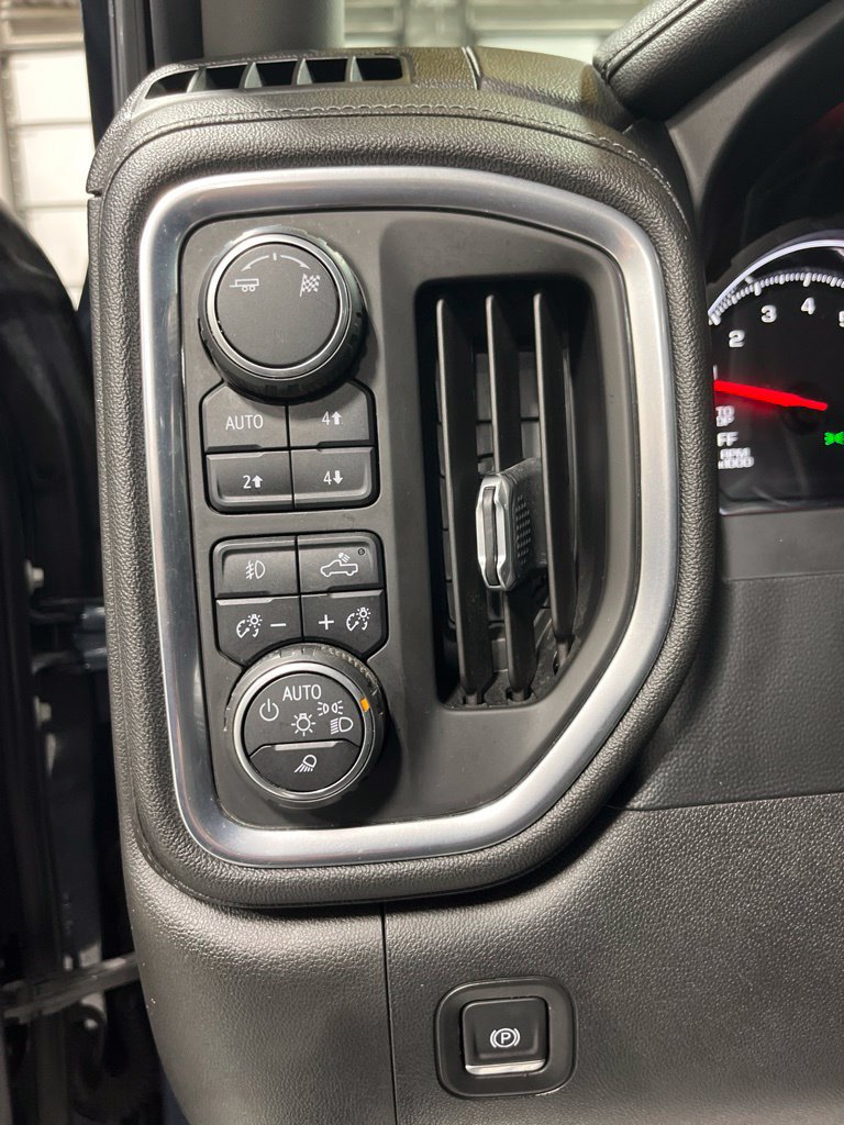 Used 2019 Chevrolet Silverado 1500 LTZ w/ LTZ Plus Package AWD/4WD image 14