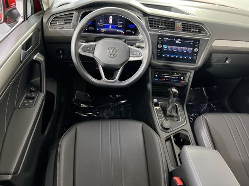 Used 2022 Volkswagen Tiguan SE AWD/4WD image 22