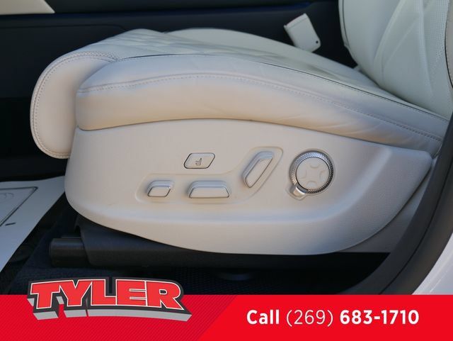 Used 2025 Genesis GV80 3.5T Prestige AWD/4WD image 25