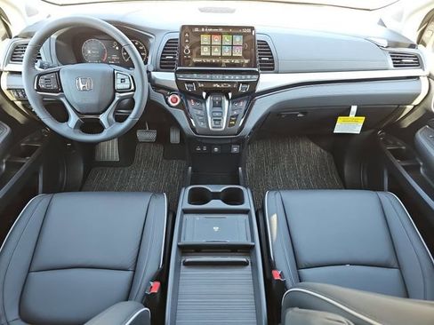 New 2026 Honda Odyssey Touring image 9