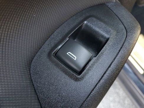 Used 2022 Chevrolet Equinox RS image 16