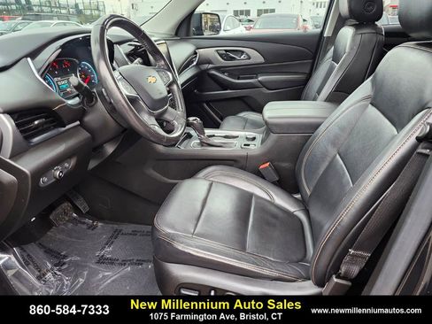 Used 2019 Chevrolet Traverse RS image 19