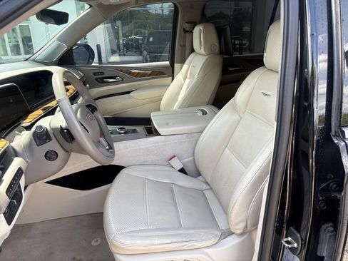 Used 2021 Cadillac Escalade Premium Luxury Platinum AWD/4WD image 12