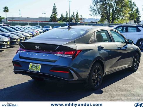 New 2026 Hyundai Elantra Sport FWD image 4