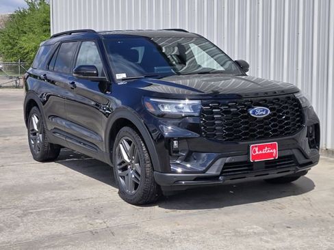 New 2026 Ford Explorer ST-Line w/ ST-Line Street Pack RWD image 2