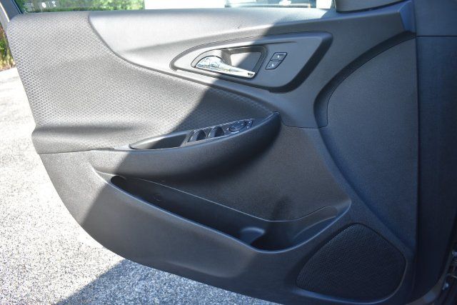 Certified 2025 Chevrolet Malibu LS FWD image 30