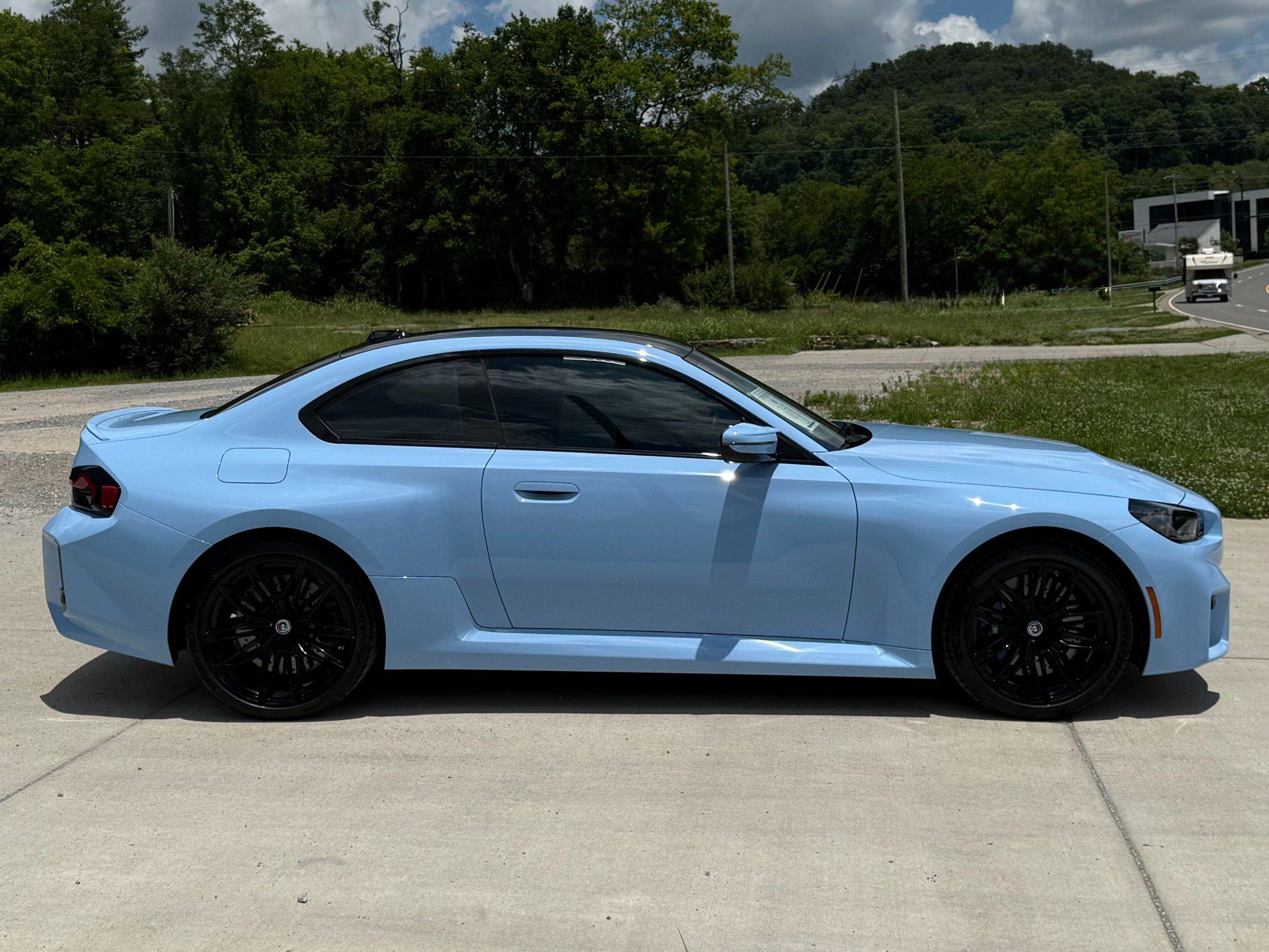 Used 2023 BMW M2 w/ Lighting Package RWD image 7