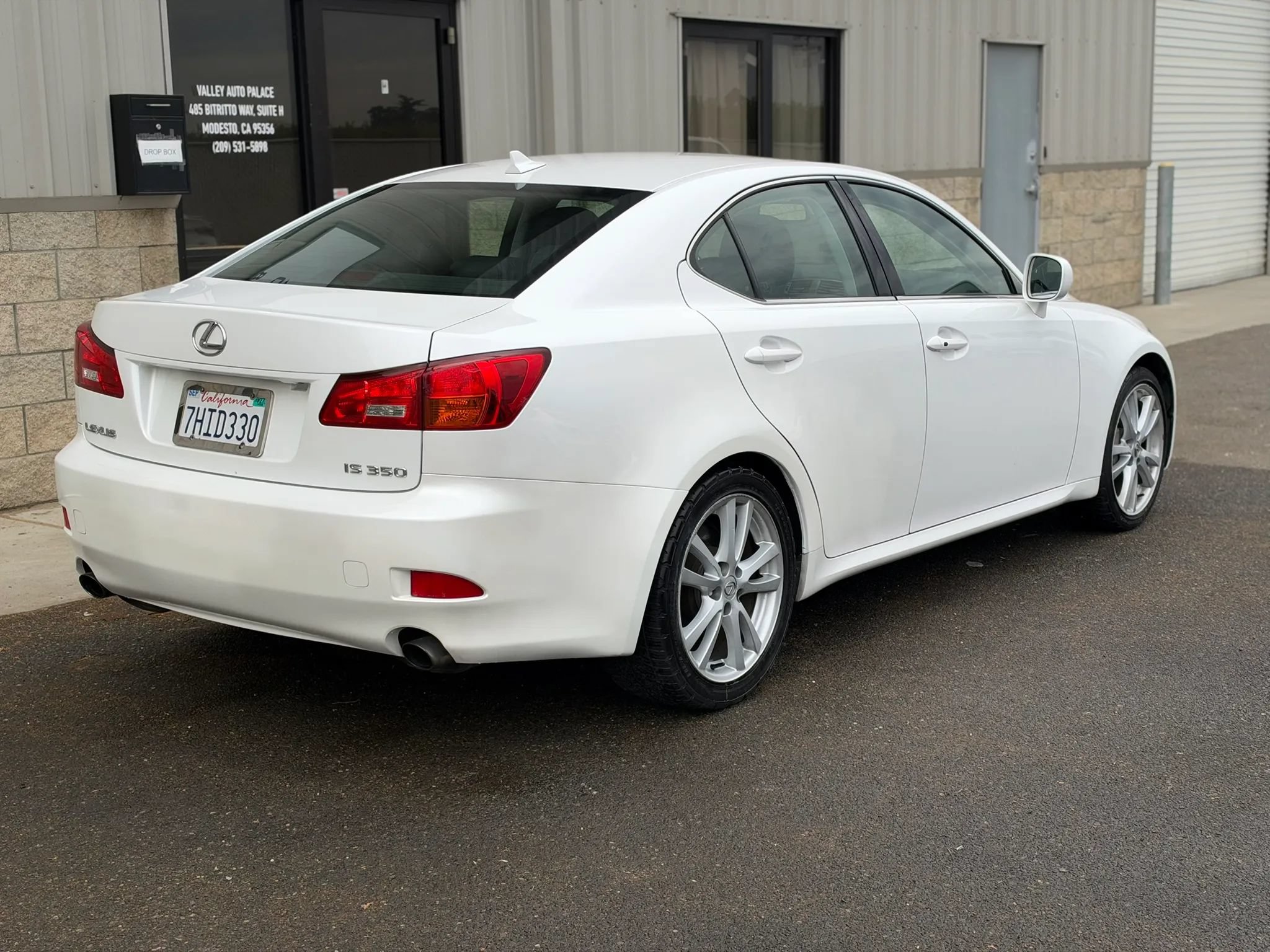 Used 2007 Lexus IS 350 w/ Premium Pkg RWD image 3