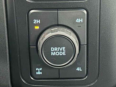 Used 2025 Ford F250 XL w/ XL Chrome Package image 6