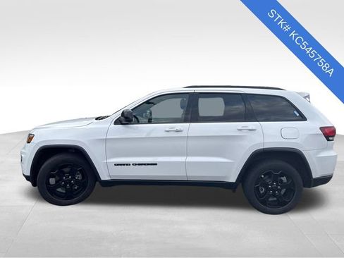 Used 2019 Jeep Grand Cherokee Laredo image 4