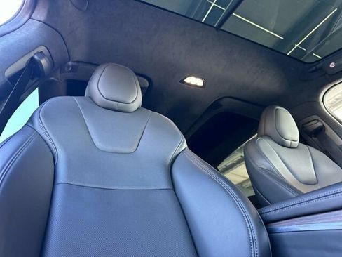 Used 2022 Tesla Model X image 21
