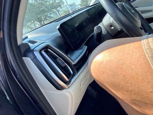 Used 2025 Kia Sorento S w/ Panoramic Sunroof Package FWD image 11