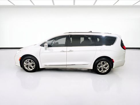 Used 2021 Chrysler Pacifica Limited AWD/4WD image 24