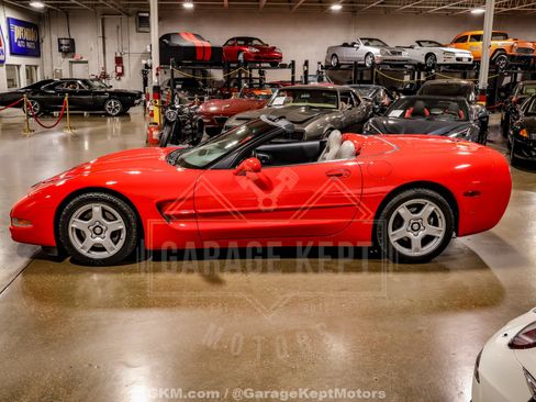 Used 1999 Chevrolet Corvette Convertible w/ Memory Pkg RWD image 20