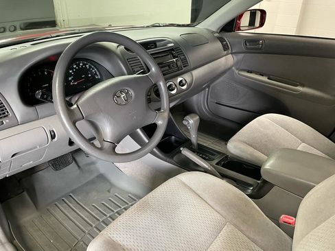 Used 2004 Toyota Camry LE image 11