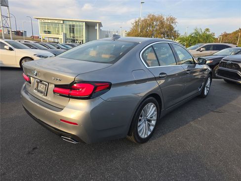 Used 2023 BMW 540i w/ Premium Package image 3