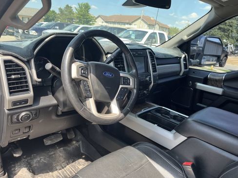 Used 2019 Ford F250 Lariat w/ Lariat Ultimate Package AWD/4WD image 18