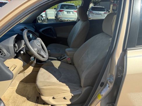 Used 2012 Toyota RAV4 FWD image 4