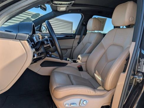 Used 2024 Porsche Macan image 5