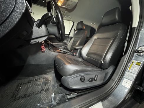 Used 2017 Volkswagen Passat 1.8T R-Line FWD image 10