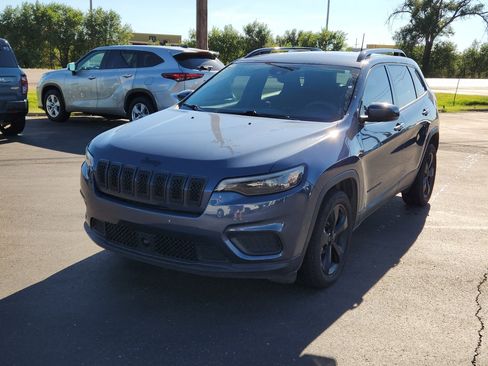 Used 2021 Jeep Cherokee Latitude image 1